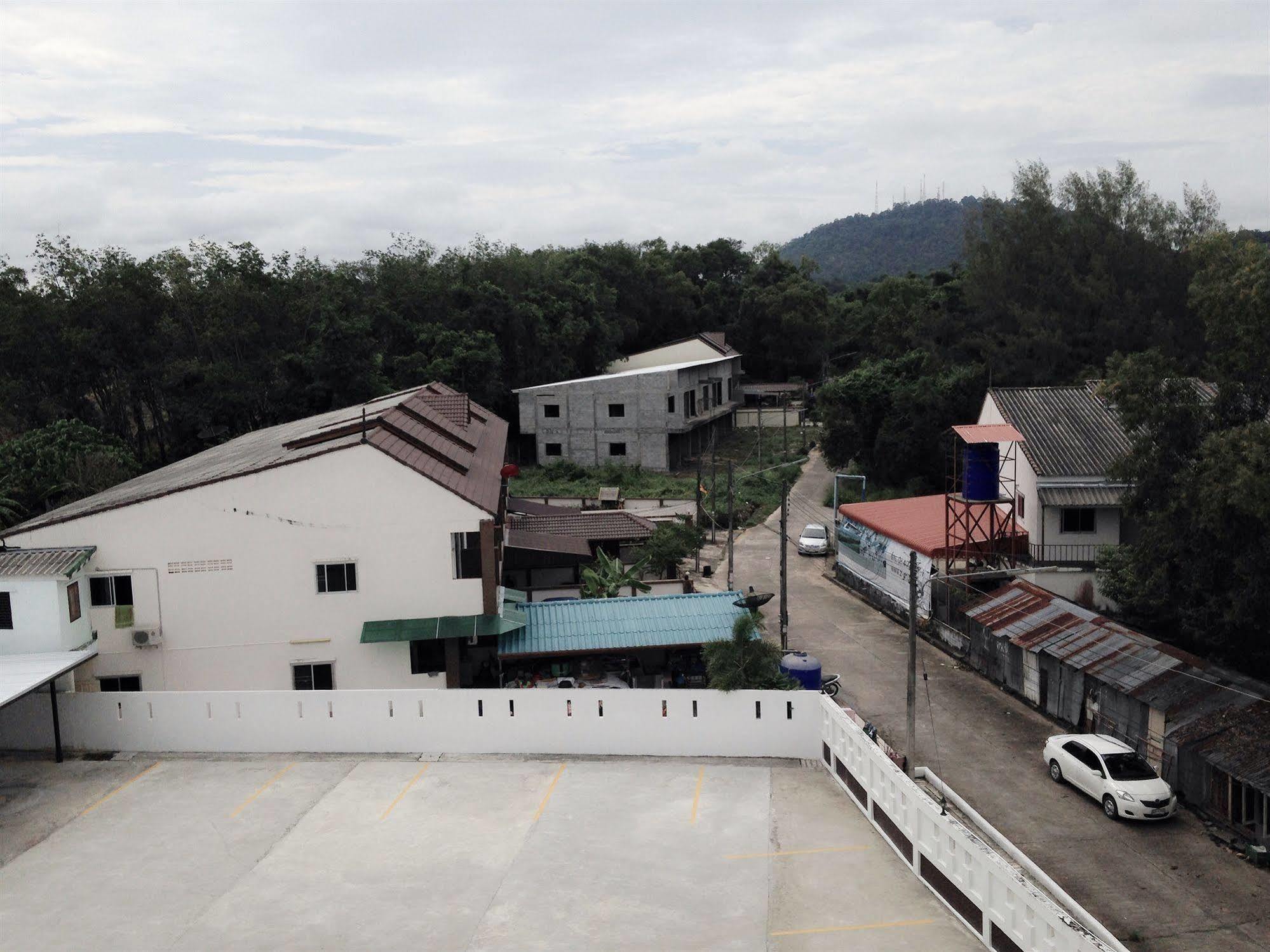 Siray House Aparthotel Phuket Exterior foto